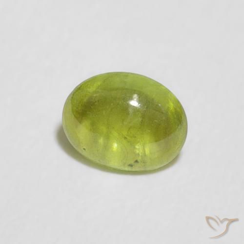 Esfena Verde oliva Natural 0.51ct, oval, Transparente