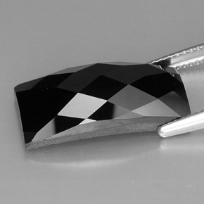 Espinélio preto natural 13,88ct, baguete, opaco