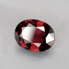 Espinélio  natural 2,11ct, corte oval, VS