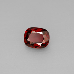 Espinélio  natural 0,76ct, almofada cortada, VS