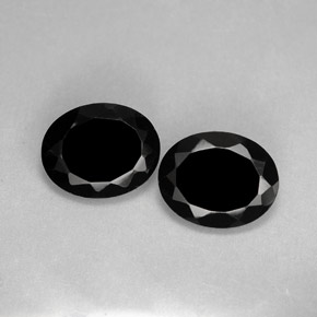 Pedras preciosas de espinélio preto natural de  ct, corte oval, opaco
