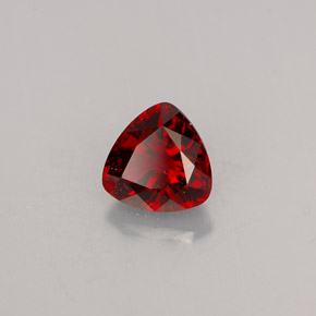 Espinélio  natural 0,60ct, trillion, VVS-VS