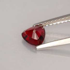 Espinélio  natural 0,60ct, trillion, VVS-VS