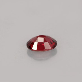 Espinélio  natural 0,76ct, corte oval, VS