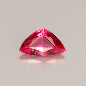 Espinélio vermelho natural 0,44ct, trillion, VVS-VS