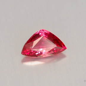 Espinélio vermelho natural 0,44ct, trillion, VVS-VS
