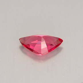 Espinélio vermelho natural 0,44ct, trillion, VVS-VS