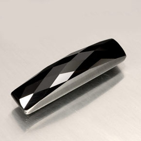 Espinélio preto natural 4,28ct, baguete, opaco