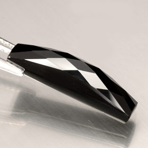 Espinélio preto natural 4,28ct, baguete, opaco