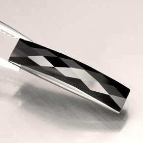 Espinélio preto natural 4,23ct, baguete, opaco