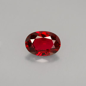 Espinélio vermelho natural 0,69ct, corte oval, VS