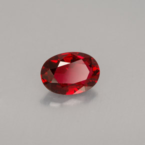 Espinélio vermelho natural 0,69ct, corte oval, VS
