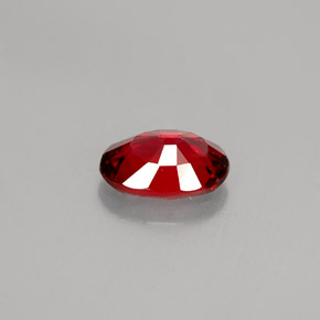 Espinélio vermelho natural 0,69ct, corte oval, VS