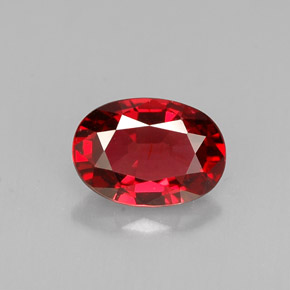 Espinélio vermelho natural 0,68ct, corte oval, VS
