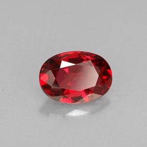 Espinélio vermelho natural 0,68ct, corte oval, VS