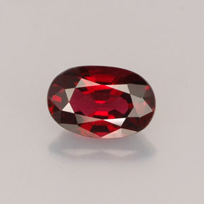 Espinélio  natural 0,64ct, corte oval, VVS-VS