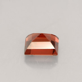 Espinélio vermelho natural 0,56ct, baguete, VS