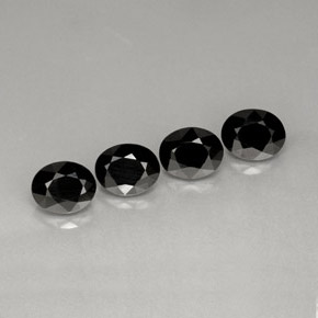 Pedras preciosas de espinélio preto natural de  ct, corte oval, opaco