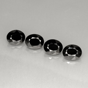 Pedras preciosas de espinélio preto natural de  ct, corte oval, opaco