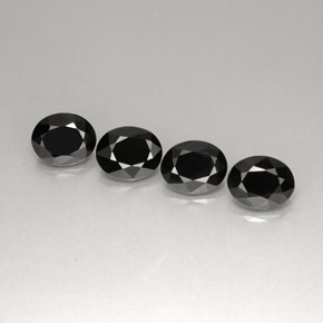 Pedras preciosas de espinélio preto natural de  ct, corte oval, opaco