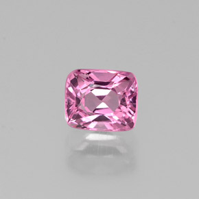 Espinélio  natural 0,68ct, almofada cortada, VS
