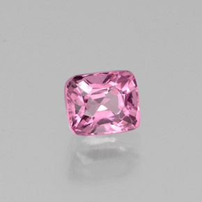 Espinélio  natural 0,68ct, almofada cortada, VS