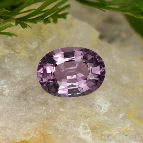 Espinélio roxo natural 0,97ct, corte oval, VVS-VS