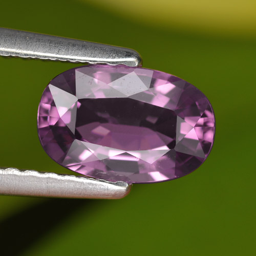 Espinélio roxo natural 1,08ct, corte oval, VS