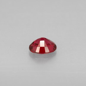 Espinélio vermelho natural 0,62ct, corte oval, VS