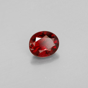 Espinélio vermelho natural 0,67ct, corte oval, VS