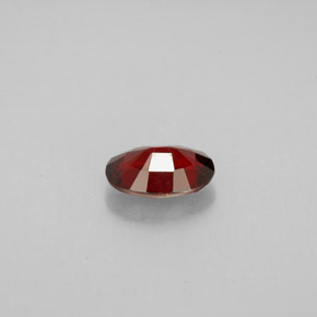 Espinélio  natural 0,63ct, corte oval, VVS