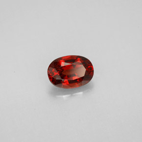Espinélio vermelho natural 0,75ct, corte oval, VS