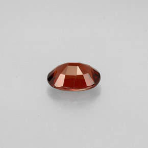 Espinélio vermelho natural 0,75ct, corte oval, VS
