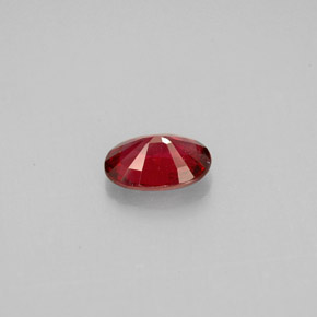 Espinélio vermelho natural 0,64ct, corte oval, VS