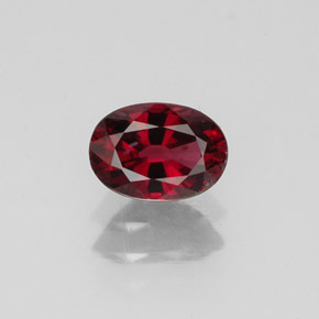 Espinélio vermelho natural 0,80ct, corte oval, VS