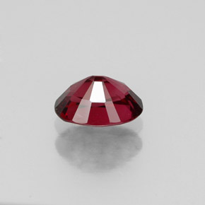 Espinélio vermelho natural 0,80ct, corte oval, VS