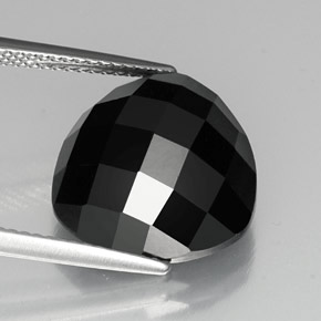 Espinélio preto natural 11,79ct, trillion, opaco