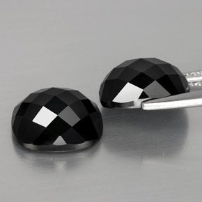 Pedras preciosas de espinélio preto natural de  ct, almofada cortada, opaco