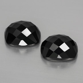 Pedras preciosas de espinélio preto natural de  ct, almofada cortada, opaco