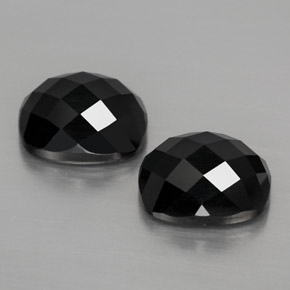 Pedras preciosas de espinélio preto natural de  ct, almofada cortada, opaco