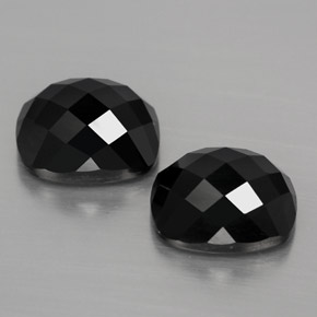 Pedras preciosas de espinélio preto natural de  ct, almofada cortada, opaco