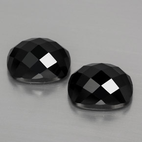 Pedras preciosas de espinélio preto natural de  ct, almofada cortada, opaco