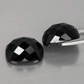 Pedras preciosas de espinélio preto natural de  ct, almofada cortada, opaco