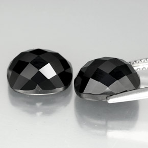 Pedras preciosas de espinélio preto natural de  ct, almofada cortada, opaco