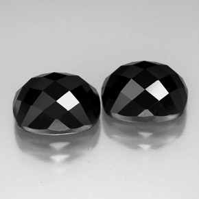 Pedras preciosas de espinélio preto natural de  ct, almofada cortada, opaco