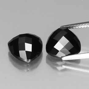 Pedras preciosas de espinélio preto natural de 9,13 ct, trillion, opaco
