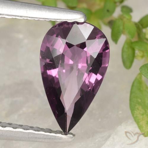Espinélio Roxo profundo Natural 1.06ct, Formato de pêra, VVS