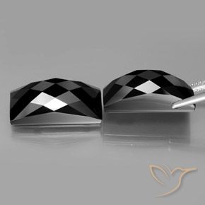 Pedras preciosas de Espinélio Preto com brilho dourado natural de 25.72 ct, baguete, Opaco