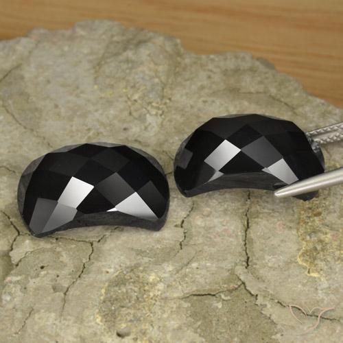 Pedras preciosas de Espinélio Preto natural de 28.79 ct, Chique, Opaco