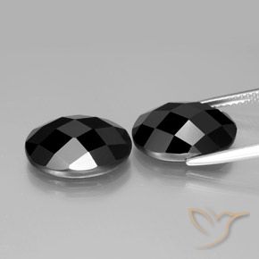 Pedras preciosas de Espinélio Preto natural de 13.46 ct, oval, Opaco